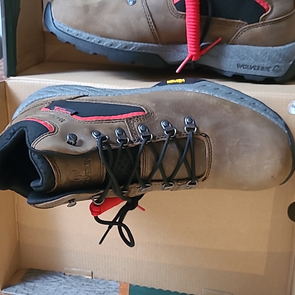 Wolverine men boots brand new